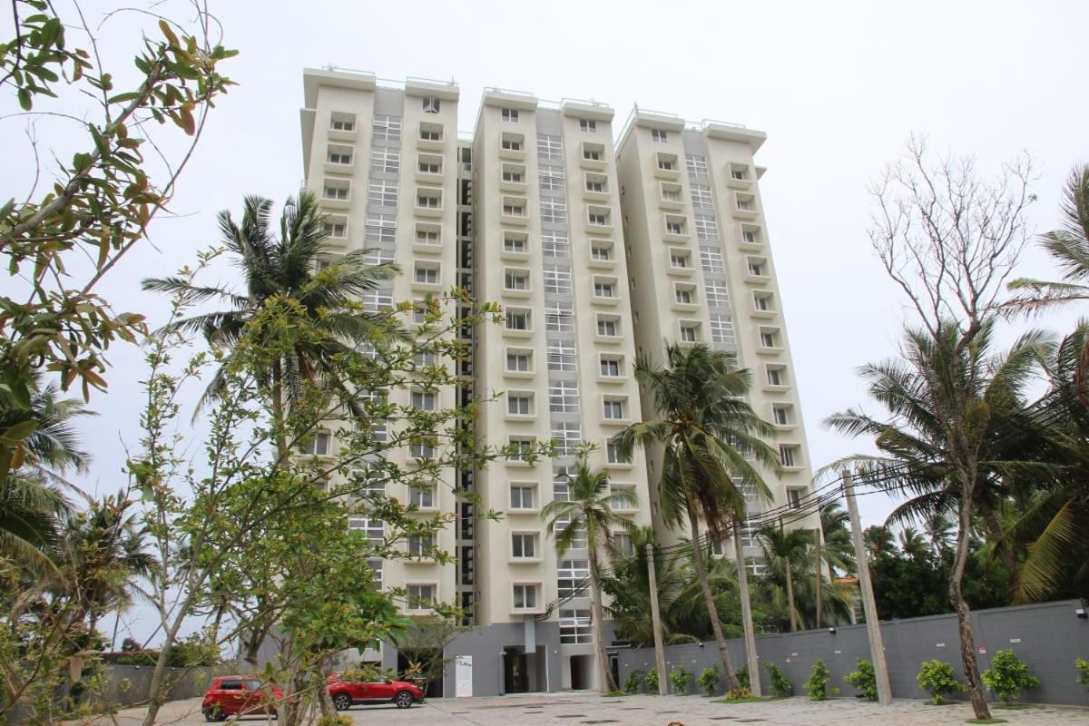 Aqua Vista Apartamento Uswetakeiyawa Exterior foto